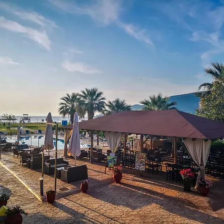 Hotel Rihios