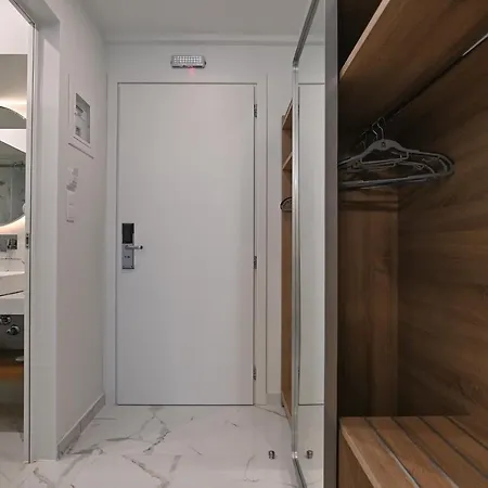 瑞西欧斯酒店 斯塔夫罗斯