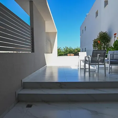 Hotel Rihios 3*