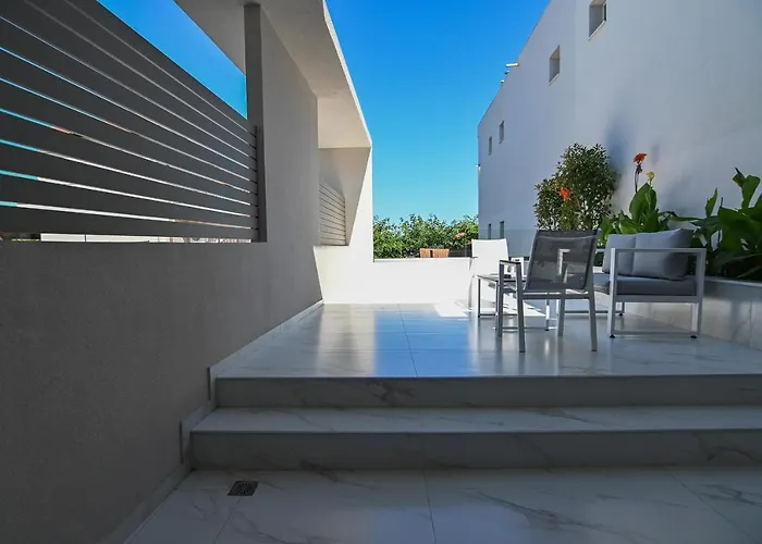 Hotel Rihios 3*