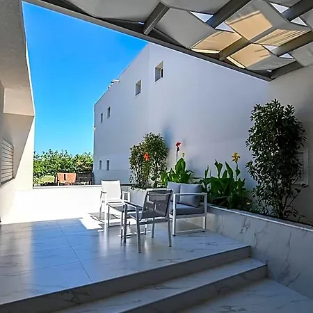 Hotel Rihios 3*